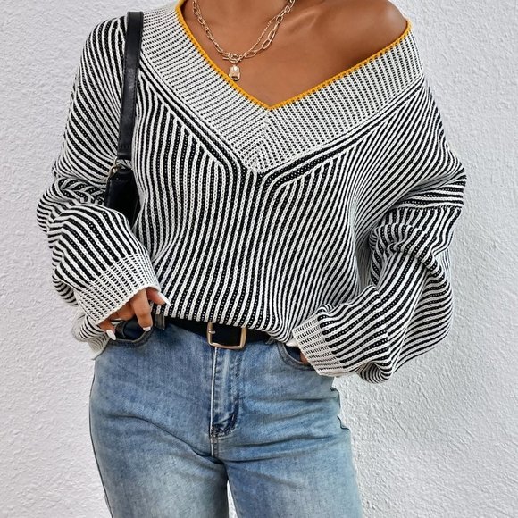 . Sweaters - Black & White Casual Womens Vertical Stripe Pattern Drop Shoulder Sweater